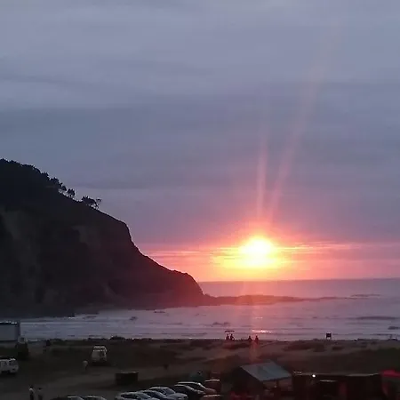 Casa Con Vistas Unicas A La Playa De Cueva, Asturias Santiago Del Monte