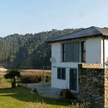 בית נופש Casa Con Vistas Unicas A La Playa De Cueva, Asturias *